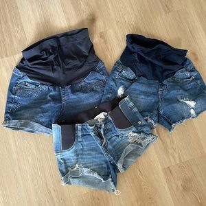 Maternity jean shorts size small/25
